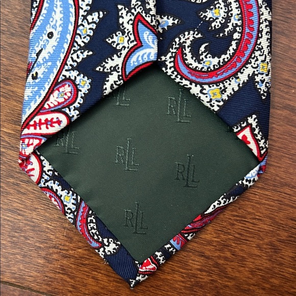 Lauren, Ralph Lauren 100% Silk Elegant Paisley Men's Tie in Red and Blue - Picture 7 of 11